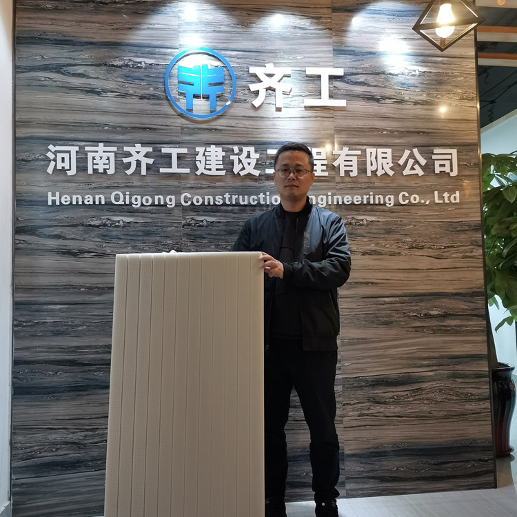 XPS擠塑泡沫板材質冷庫施工的方法